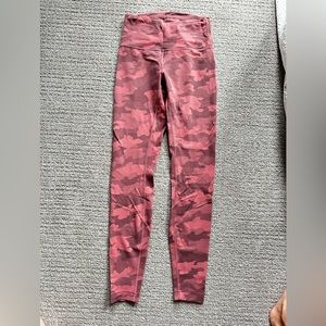 Lululemon Wunder Train High-Rise Tight 28"